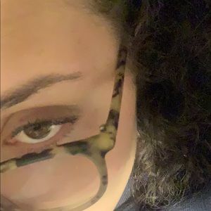 Meet your Posher, Anayah